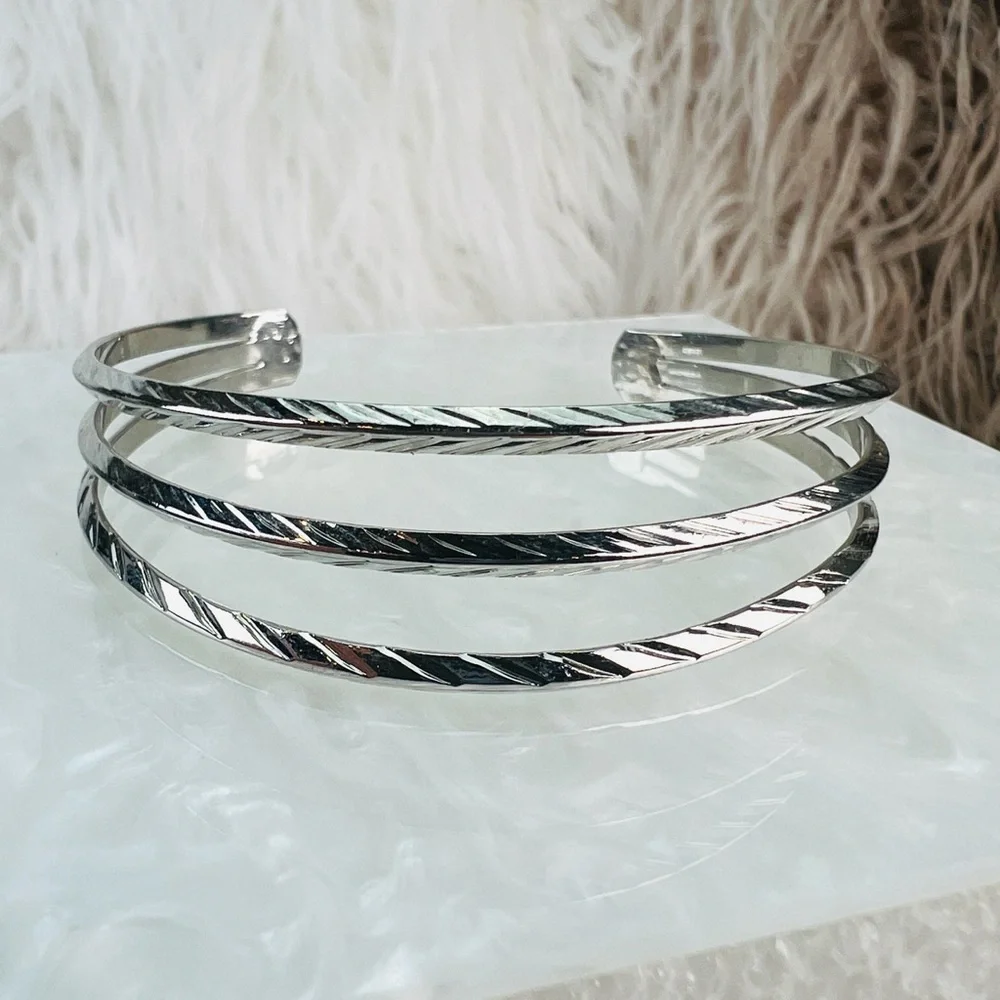Vintage Silvertone bohemian chic cuff bracelet